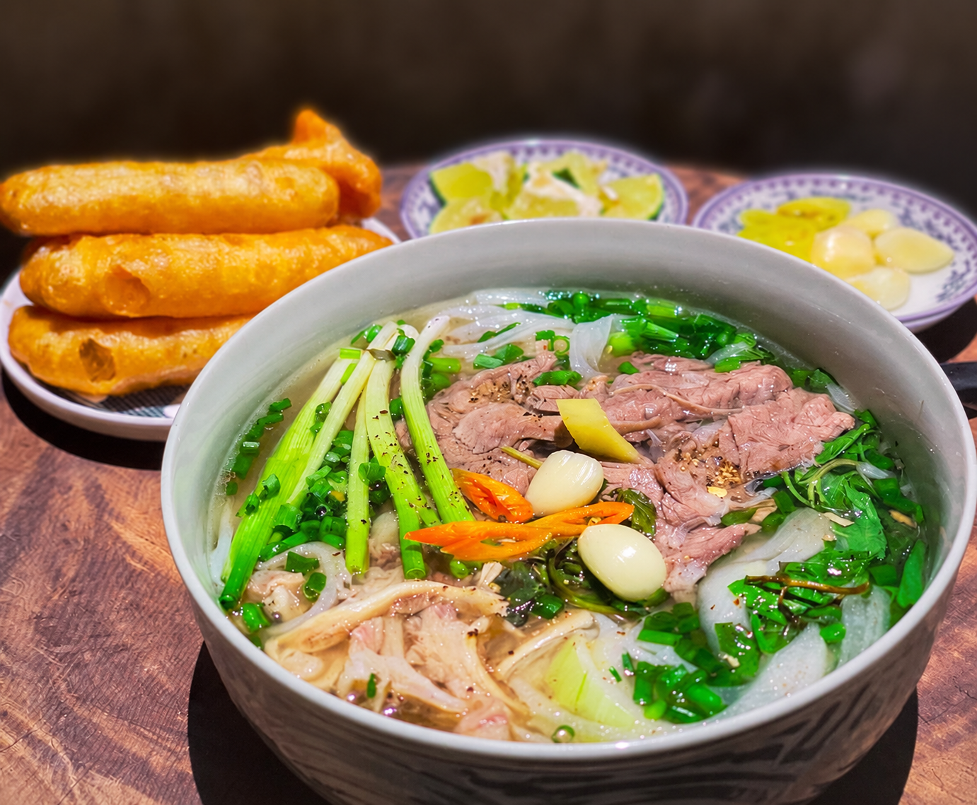 Hà Nội ăn gì, chơi gì